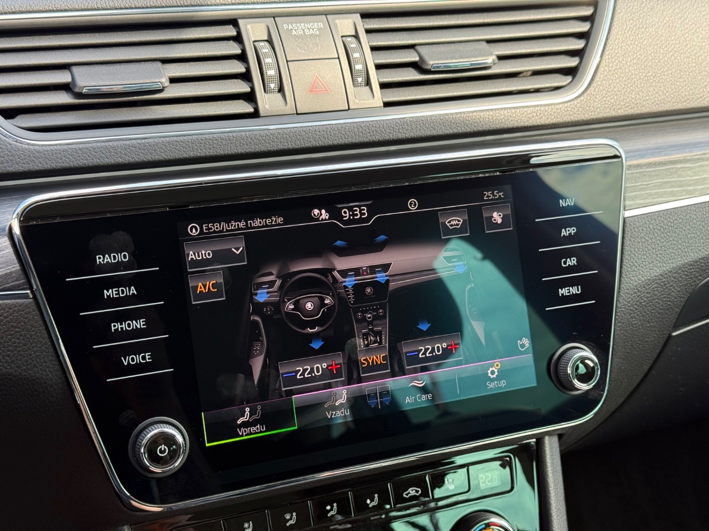 Škoda Superb Combi 2.0 TDI SCR Style – Obrázok 11