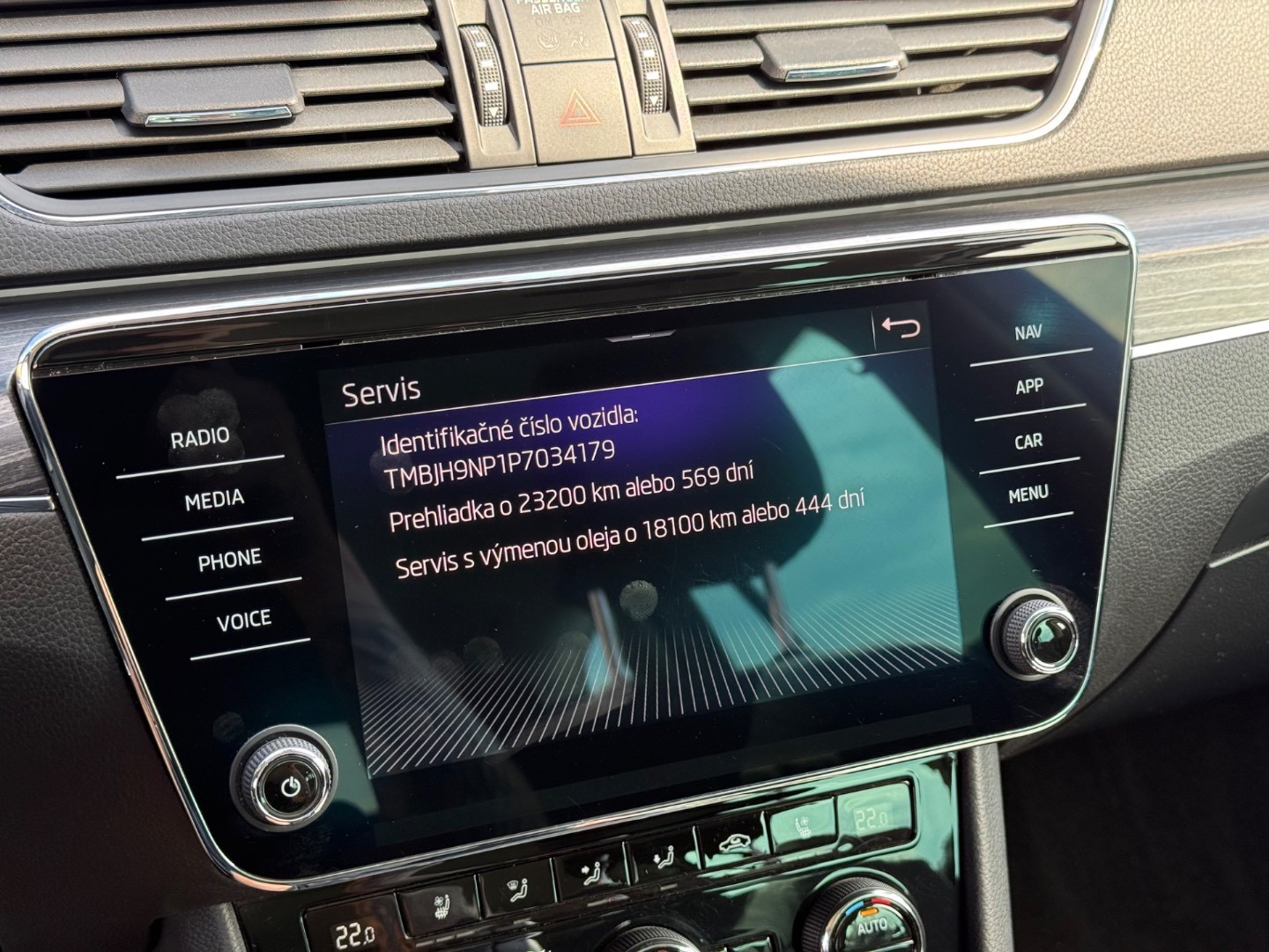 Škoda Superb Combi 2.0 TDI SCR Style – Obrázok 13