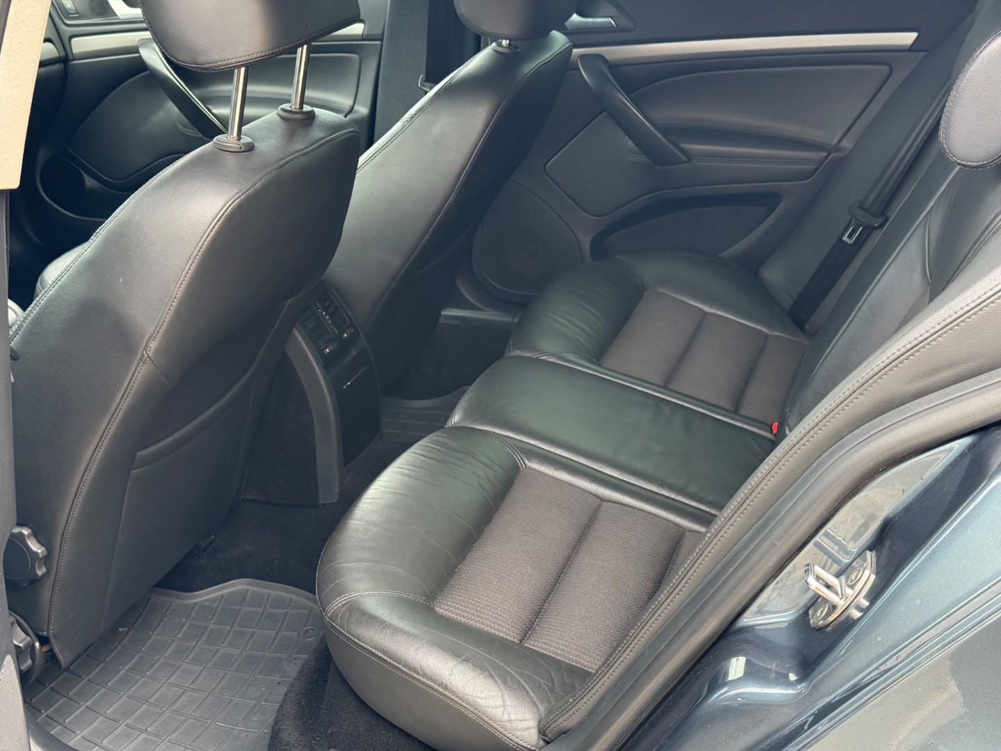 Škoda Octavia 1.9 TDI Elegance DSG – Obrázok 11