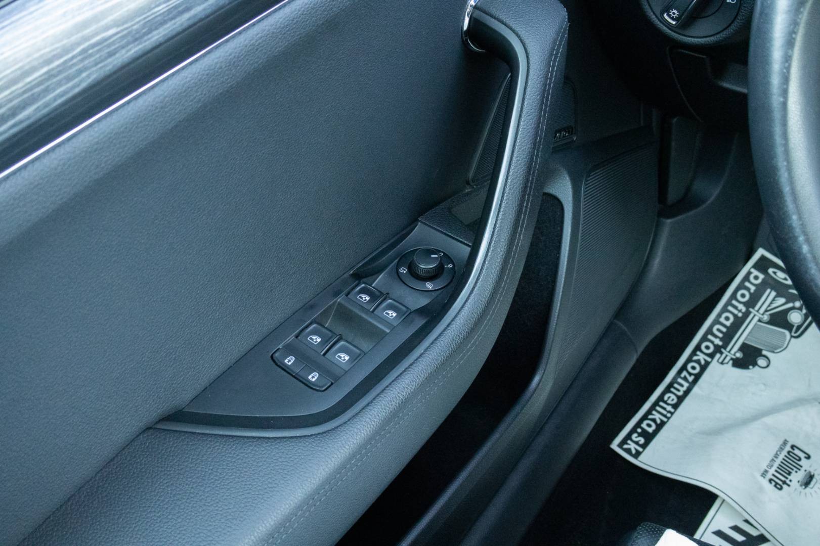 Škoda Superb Combi 2.0 TDI SCR Style – Obrázok 15
