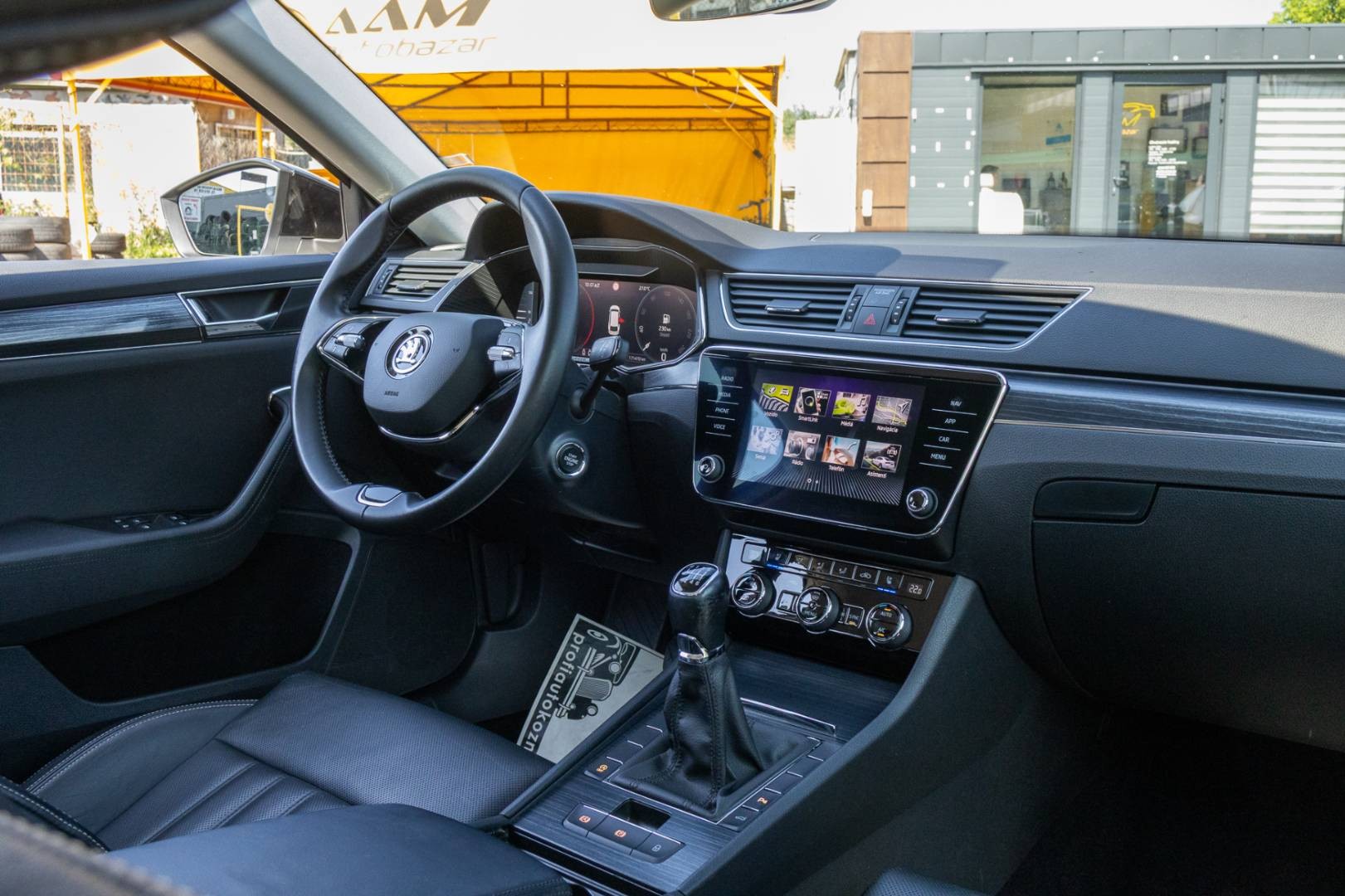 Škoda Superb Combi 2.0 TDI SCR Style – Obrázok 16