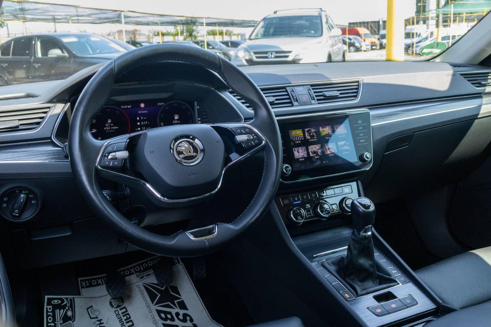 Škoda Superb Combi 2.0 TDI SCR Style – Obrázok 17