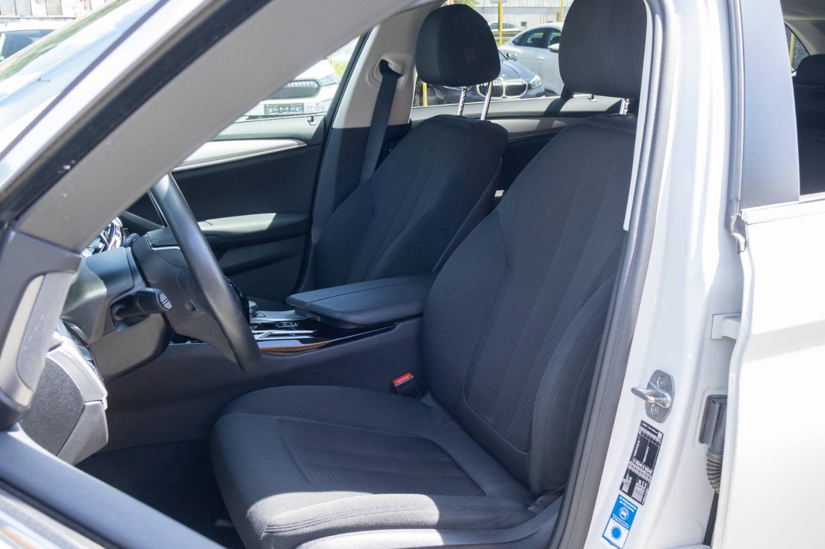 BMW Rad 5 Touring 520d mHEV A/T – Obrázok 11