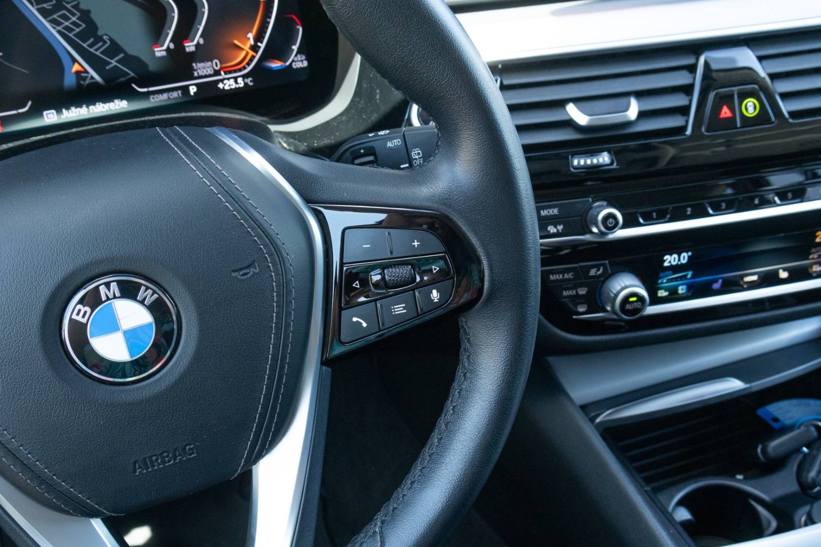 BMW Rad 5 Touring 520d mHEV A/T – Obrázok 16