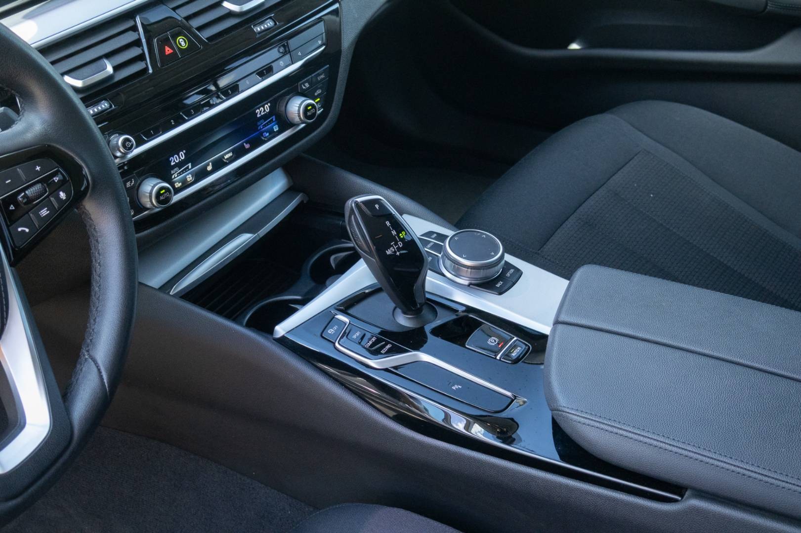 BMW Rad 5 Touring 520d mHEV A/T – Obrázok 17