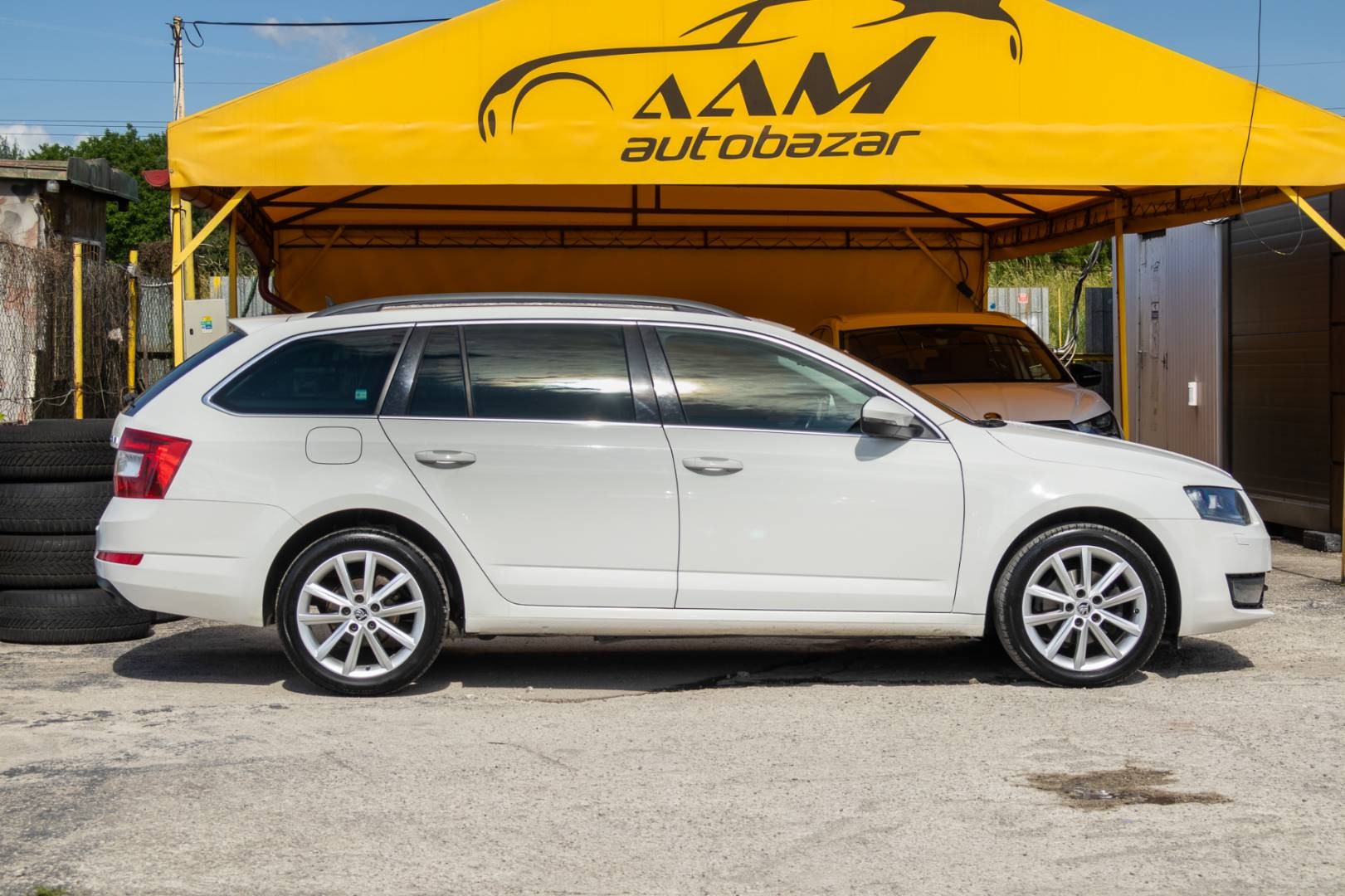 Škoda Octavia Combi 2.0 TDI Elegance/Style DSG – Obrázok 4