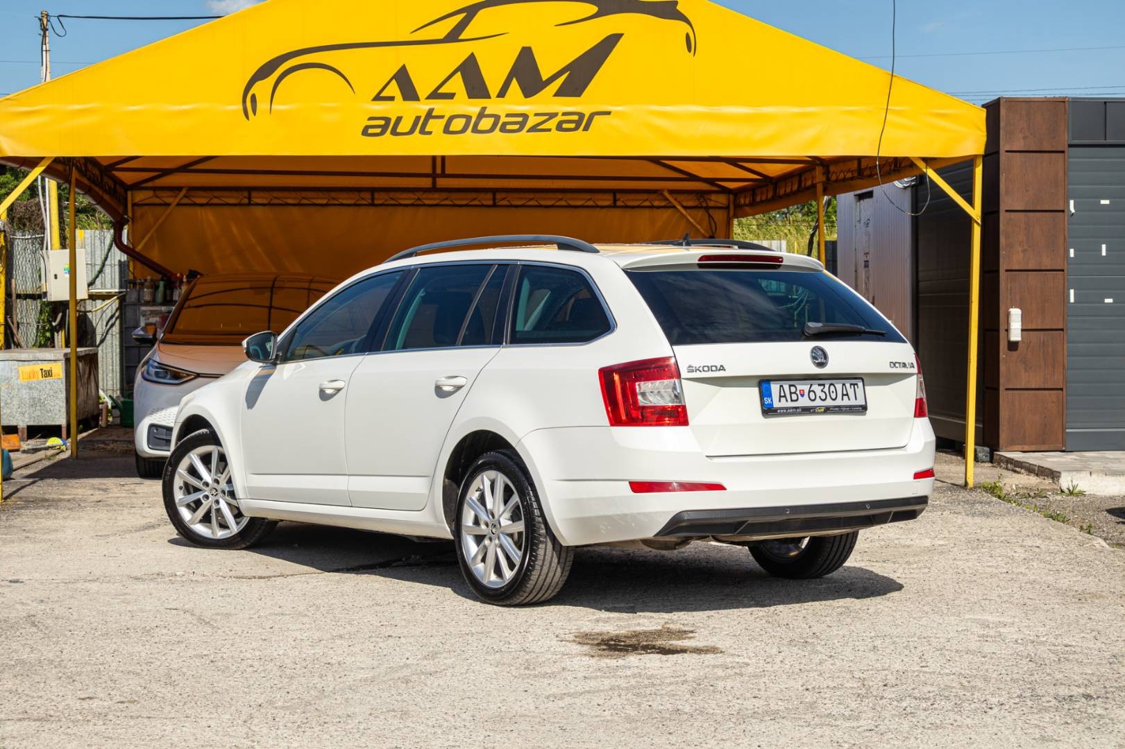 Škoda Octavia Combi 2.0 TDI Elegance/Style DSG – Obrázok 6