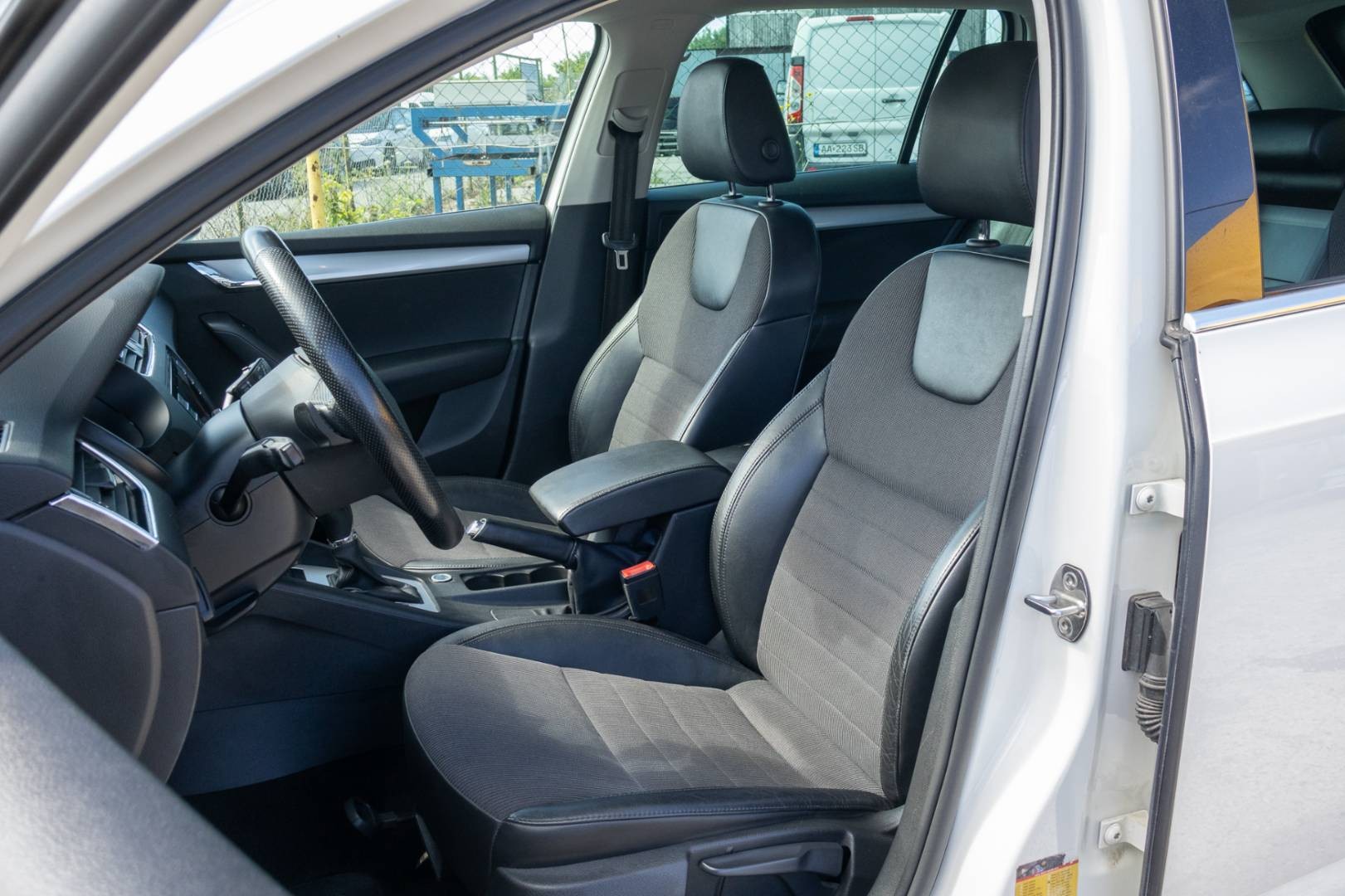 Škoda Octavia Combi 2.0 TDI Elegance/Style DSG – Obrázok 11