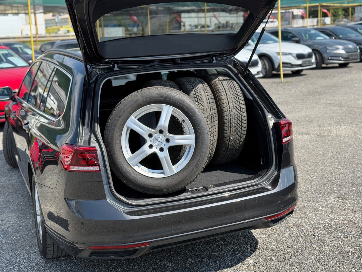 Volkswagen Passat Variant 2.0 TDI EVO Business DSG – Obrázok 3