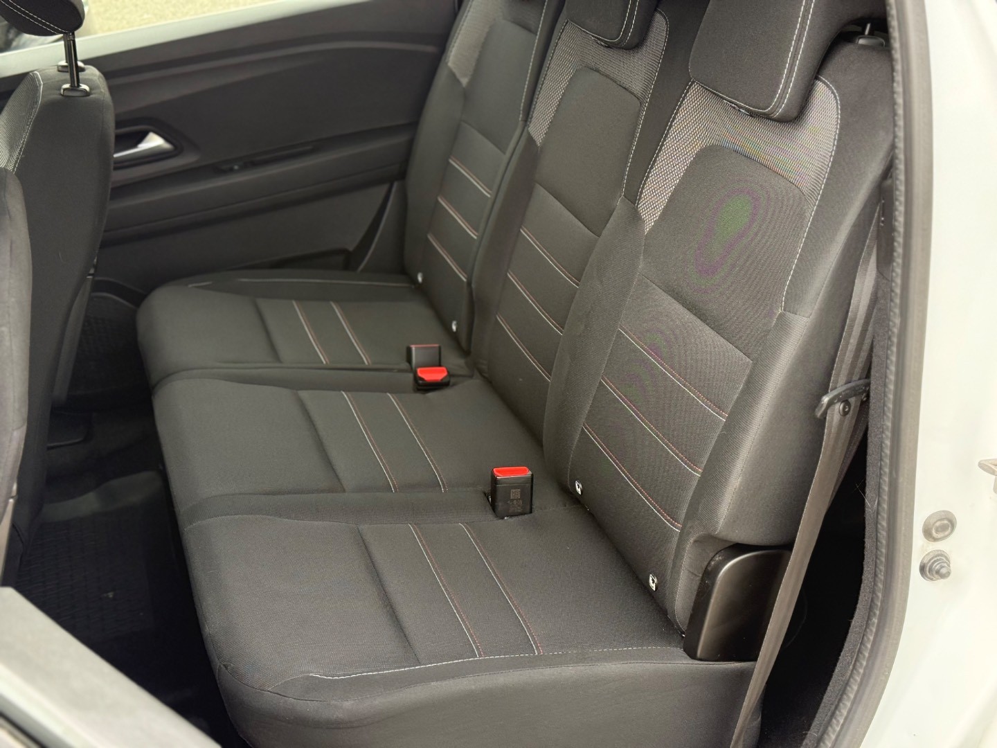 Dacia Jogger 1.0 TCe Comfort 7 MIEST / SK Pôvod / 1.Majiteľ – Obrázok 11
