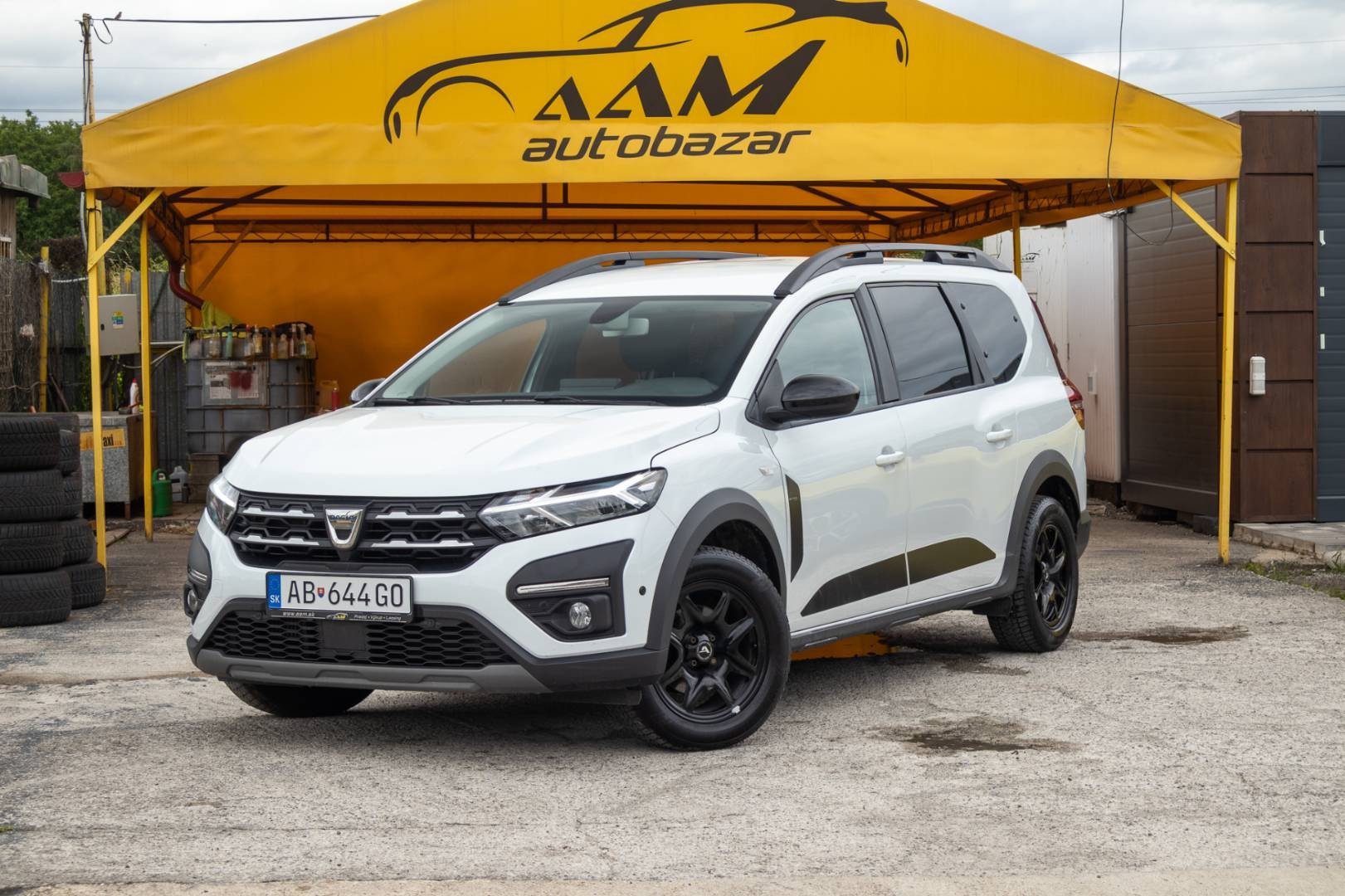 Dacia Jogger 1.0 TCe Comfort 7 MIEST / SK Pôvod / 1.Majiteľ