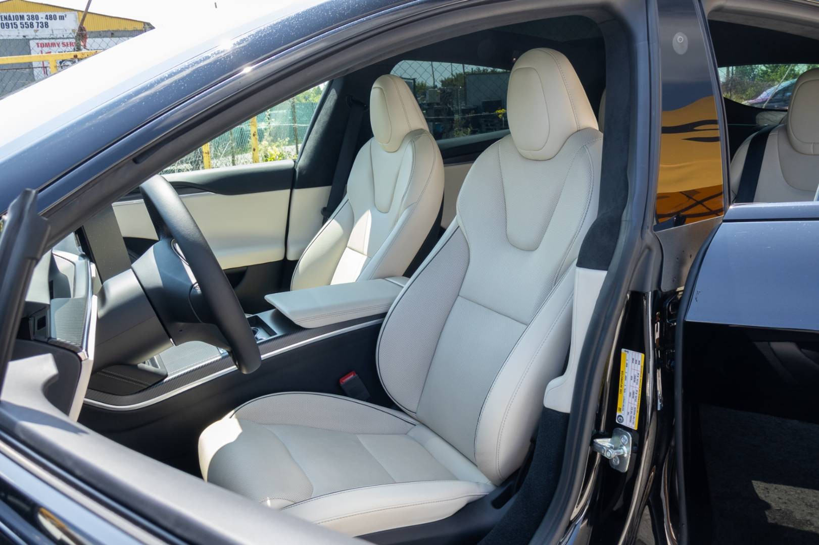 Tesla Model S PLAID -NEBÚRANÉ – Obrázok 16
