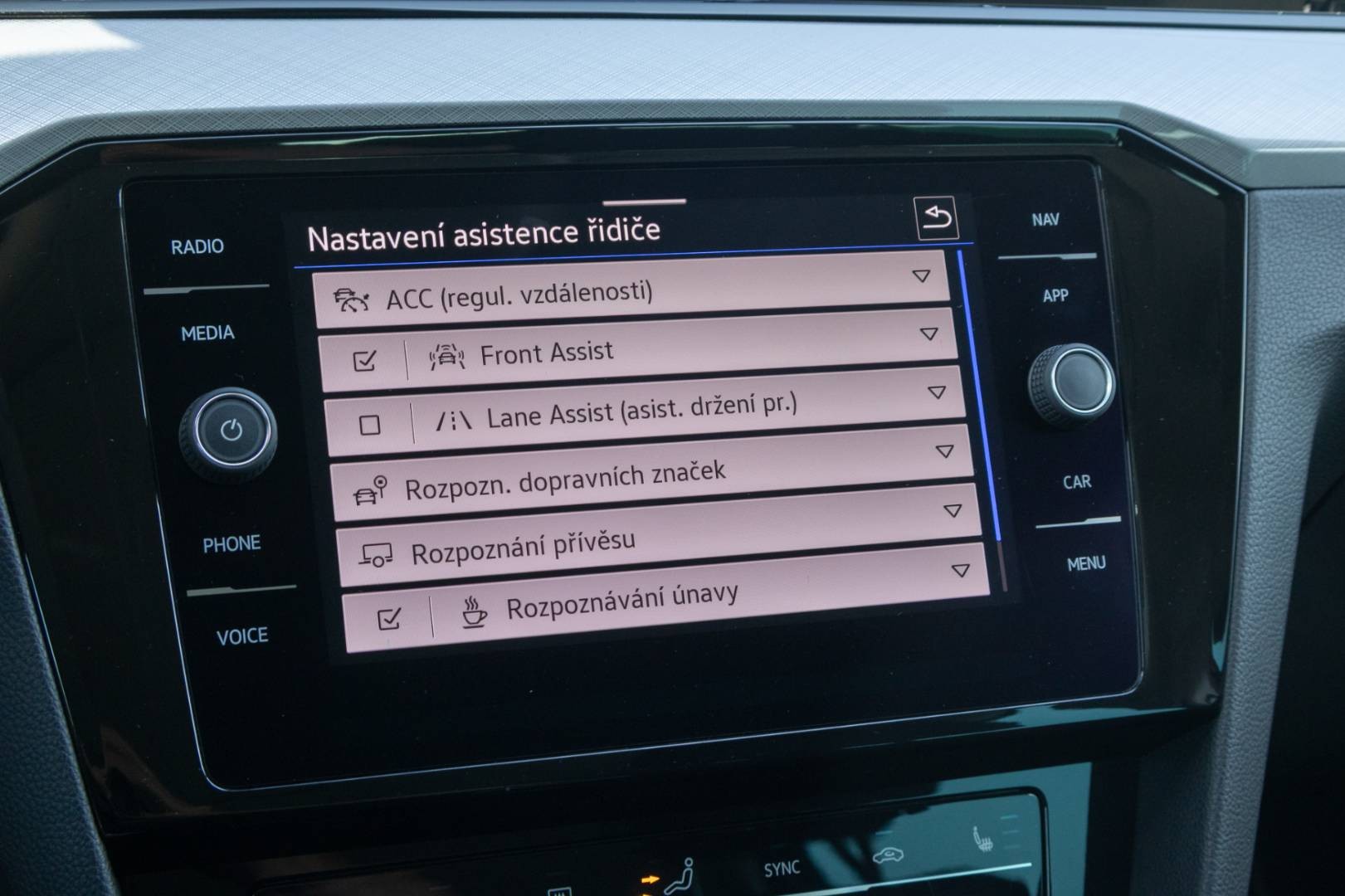 Volkswagen Passat Variant 2.0 TDI EVO Business – Obrázok 23