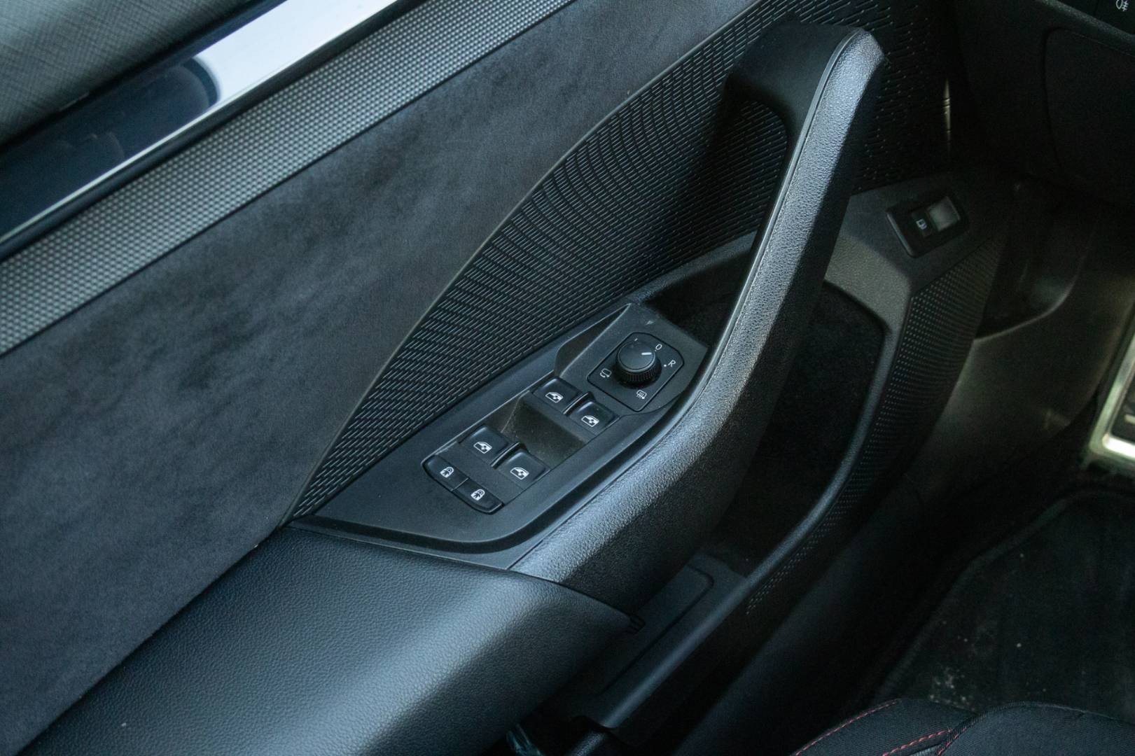 Škoda Octavia Combi 1.4 TSI iV PHEV RS DSG – Obrázok 13