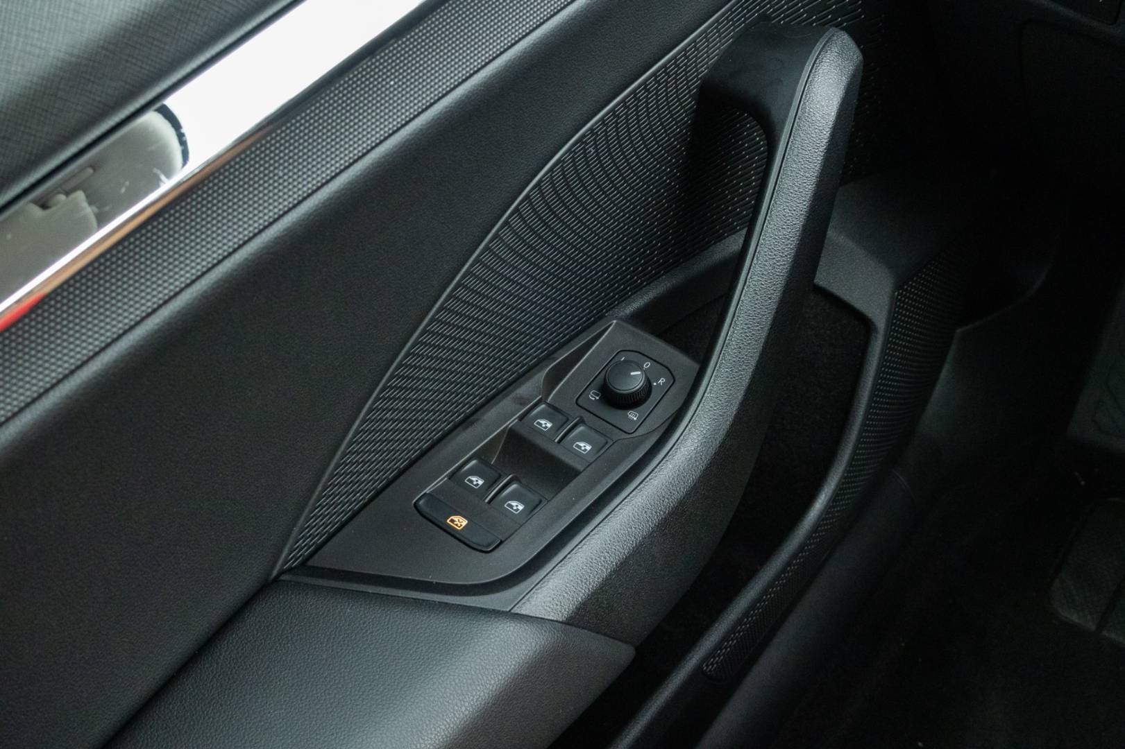 Škoda Octavia Combi 2.0 TDI SCR Style DSG – Obrázok 14