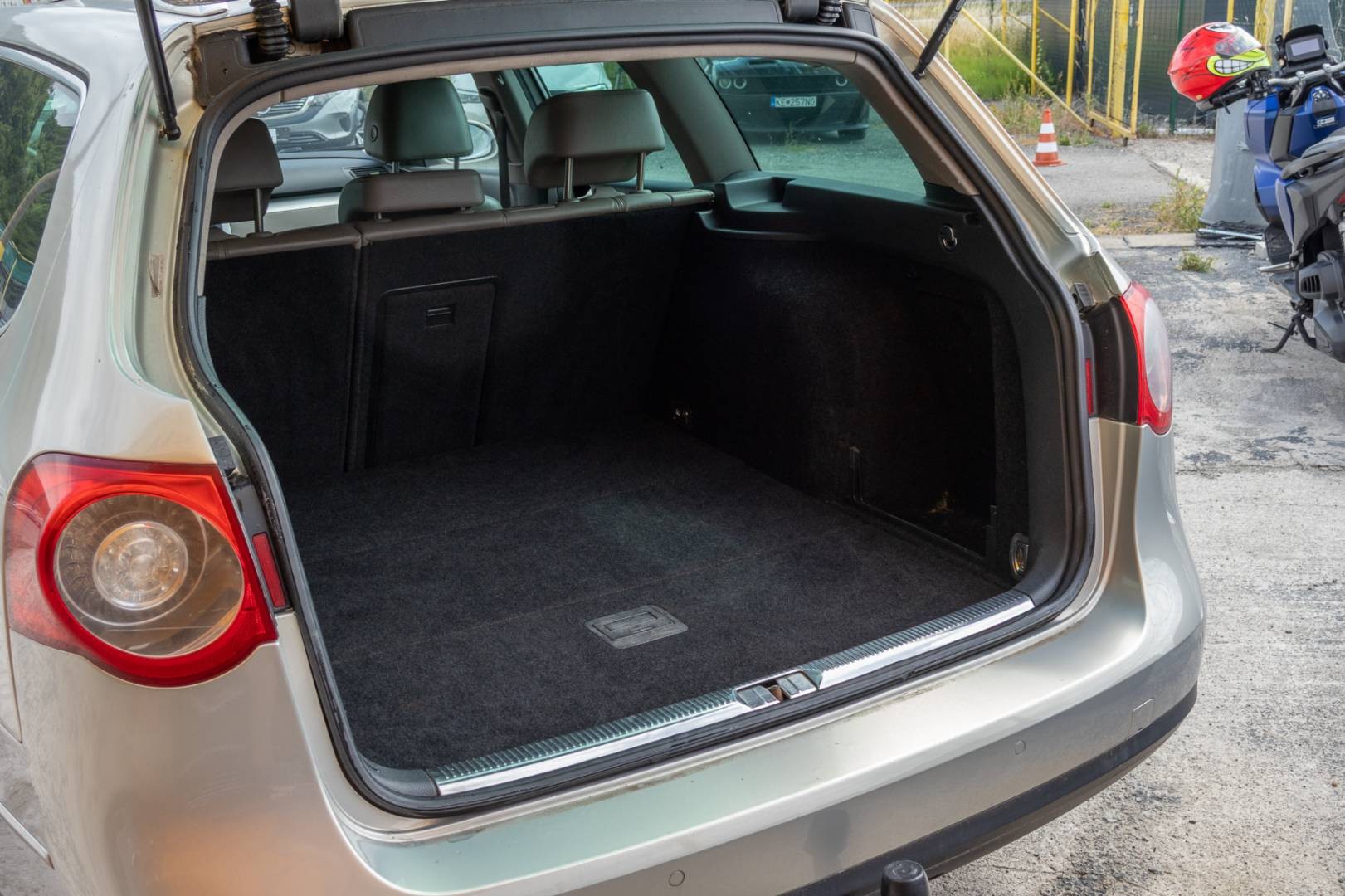 Volkswagen Passat Variant 2.0 TDI CR DSG Highline – Obrázok 10