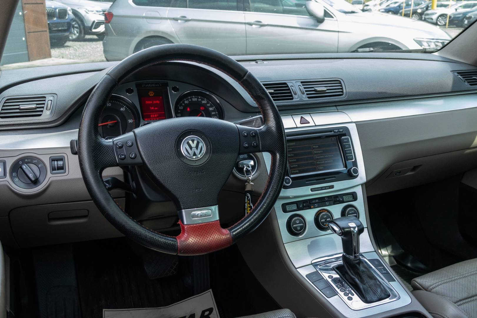 Volkswagen Passat Variant 2.0 TDI CR DSG Highline – Obrázok 15
