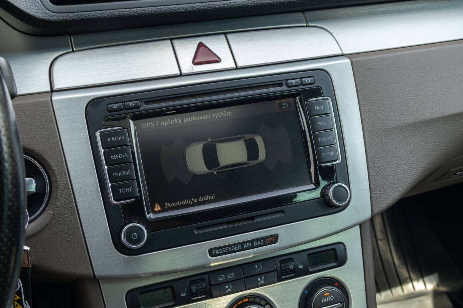 Volkswagen Passat Variant 2.0 TDI CR DSG Highline – Obrázok 19