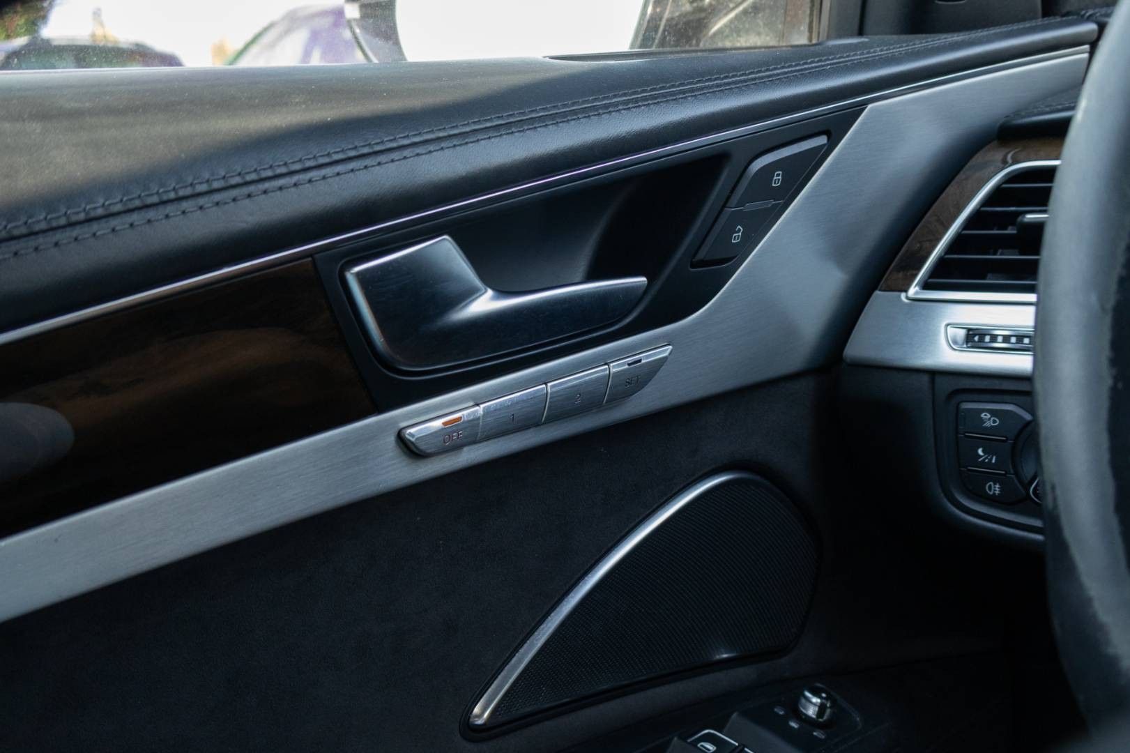 Audi A8 Long 4.2 TDI V8 tiptronic – Obrázok 17