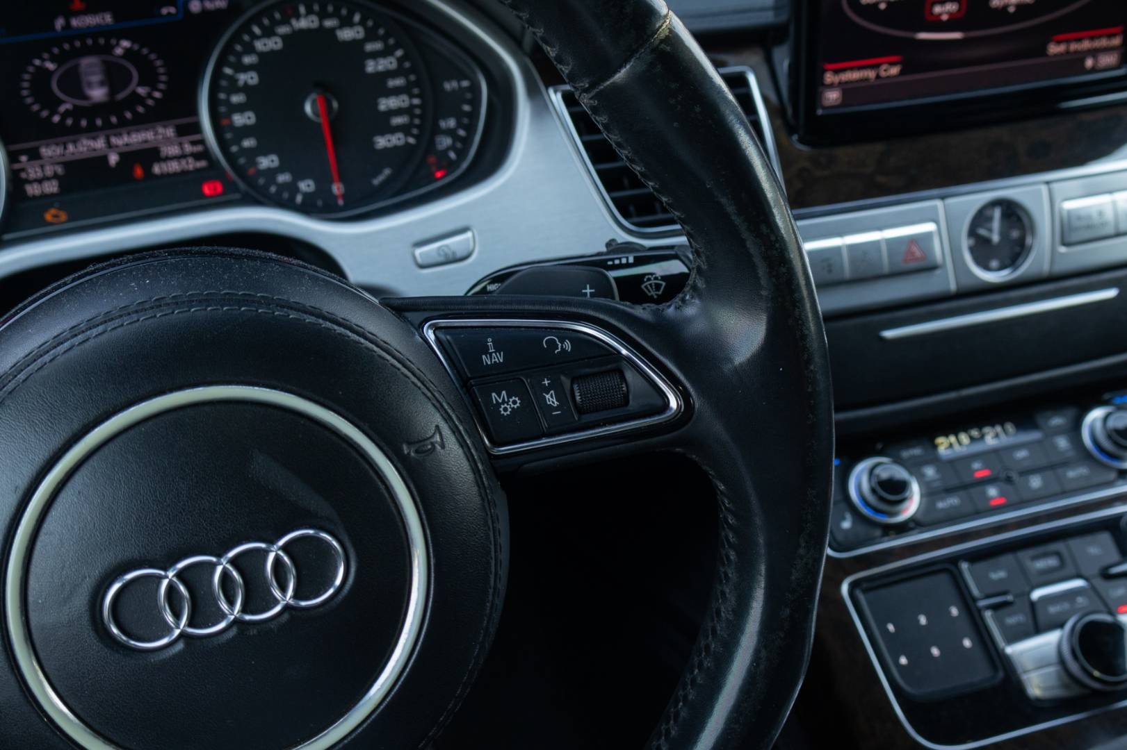 Audi A8 Long 4.2 TDI V8 tiptronic – Obrázok 20