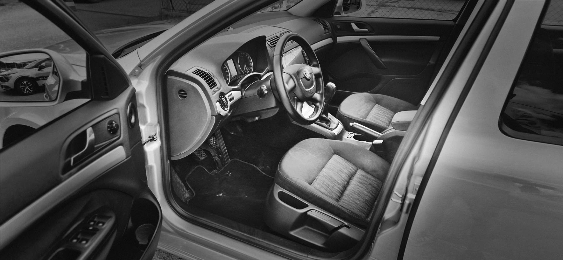 Škoda Octavia 1.6 TDI CR DPF Ambiente – Obrázok 8