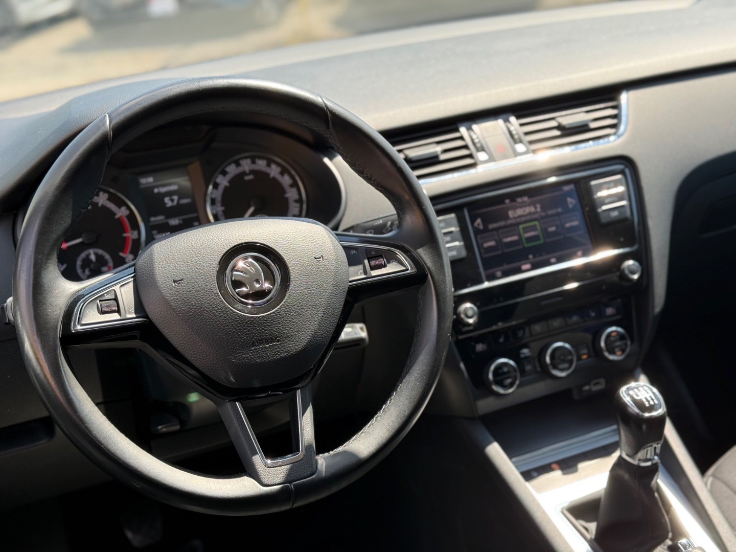 Škoda Octavia 1.5 TSI Ambition / 1.Majiteľ / NEBÚRANÉ / SK Pôvod – Obrázok 12