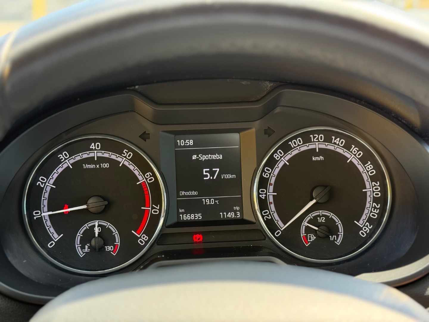 Škoda Octavia 1.5 TSI Ambition / 1.Majiteľ / NEBÚRANÉ / SK Pôvod – Obrázok 13