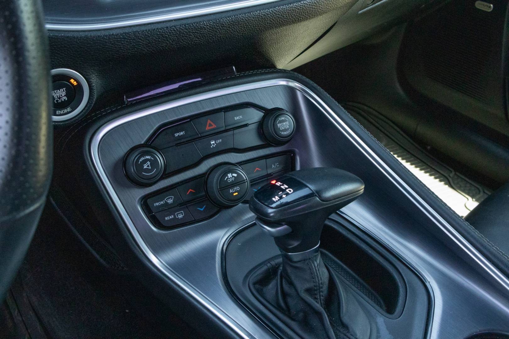 Dodge Challenger 5.7 Hemi V8 – Obrázok 38