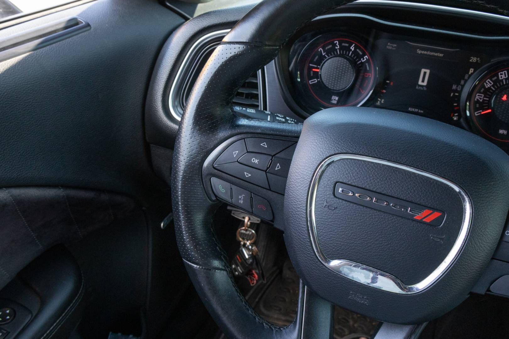Dodge Challenger 5.7 Hemi V8 – Obrázok 40