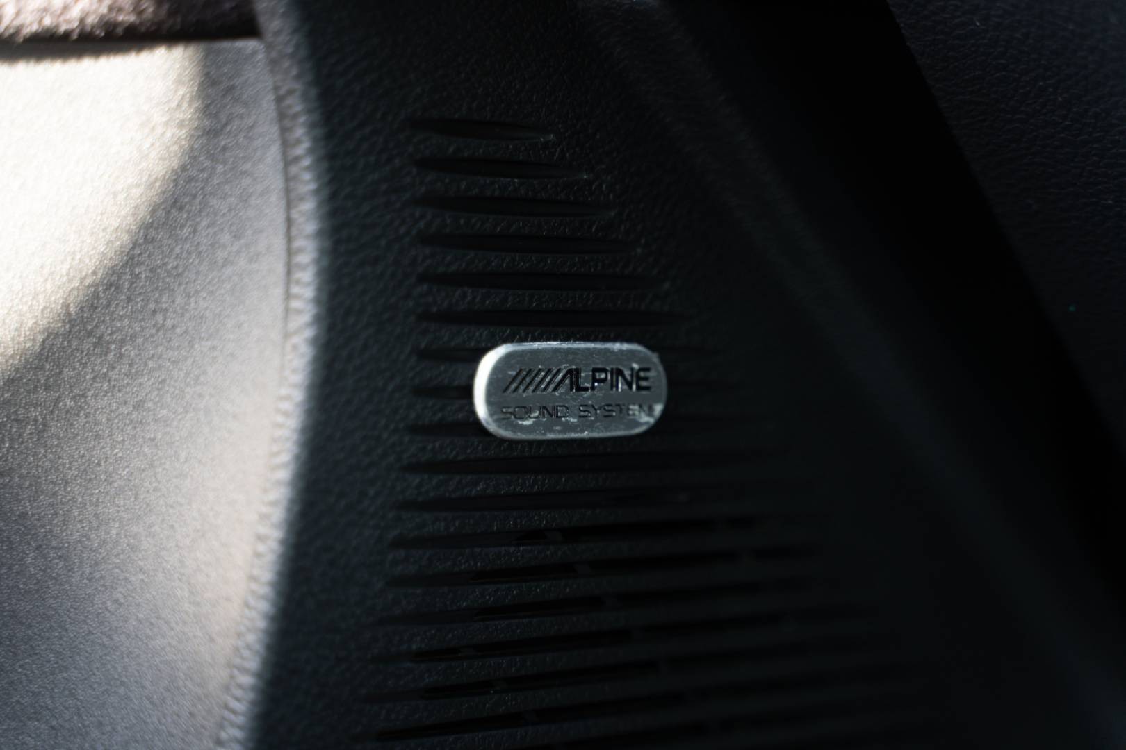 Dodge Challenger 5.7 Hemi V8 – Obrázok 15
