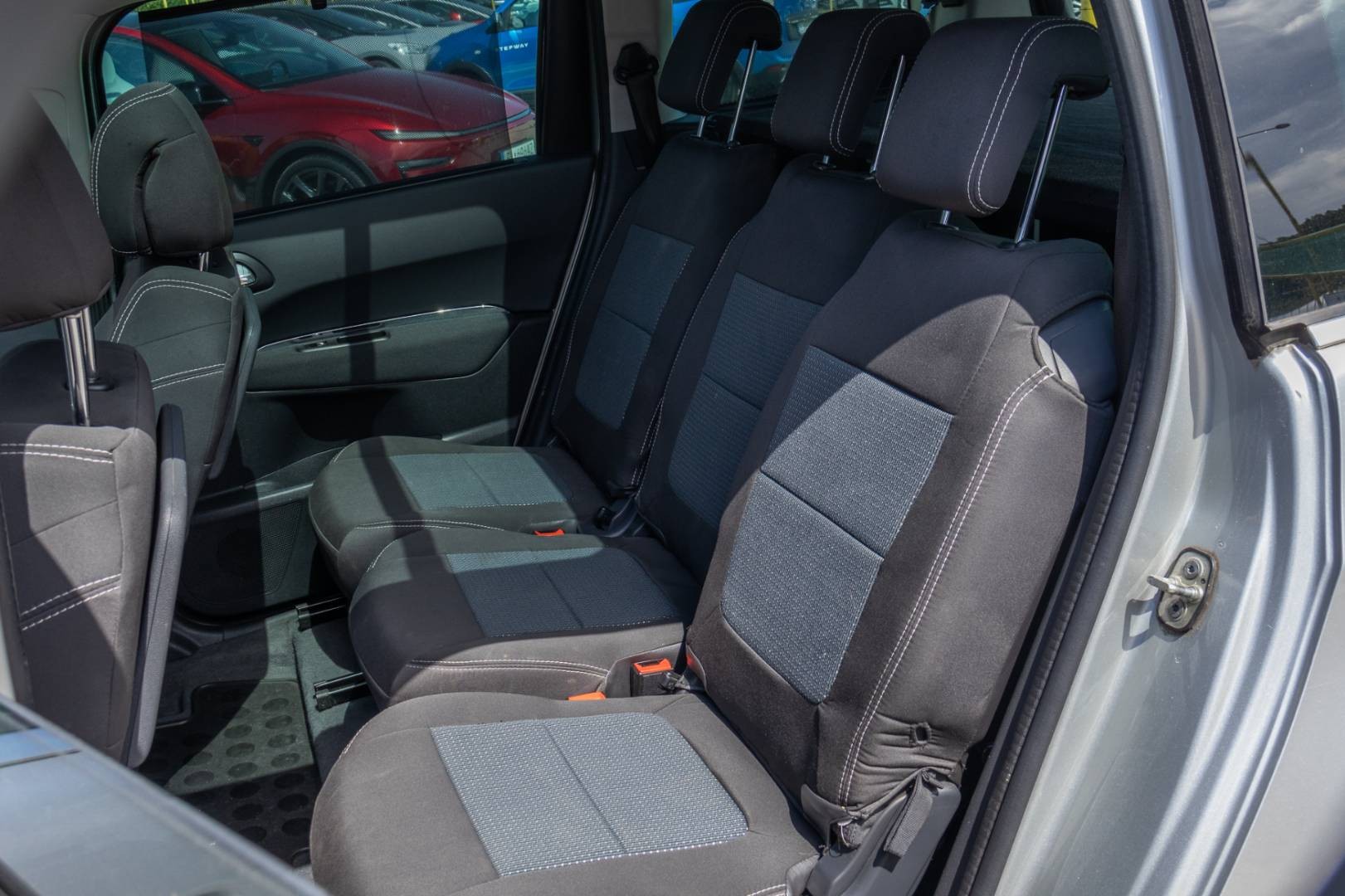 Peugeot 5008 2.0 BlueHDi 7-miest,166tis.km – Obrázok 11