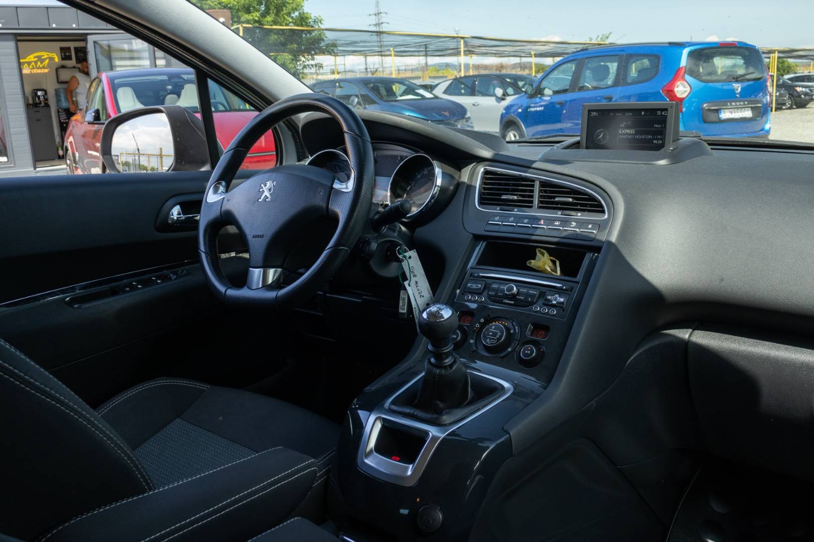 Peugeot 5008 2.0 BlueHDi 7-miest,166tis.km – Obrázok 15