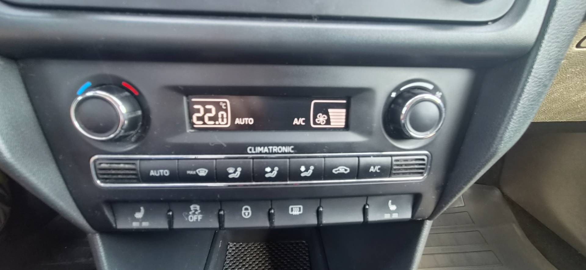 Škoda Rapid 1.2 TSI 105k Ambition – Obrázok 14