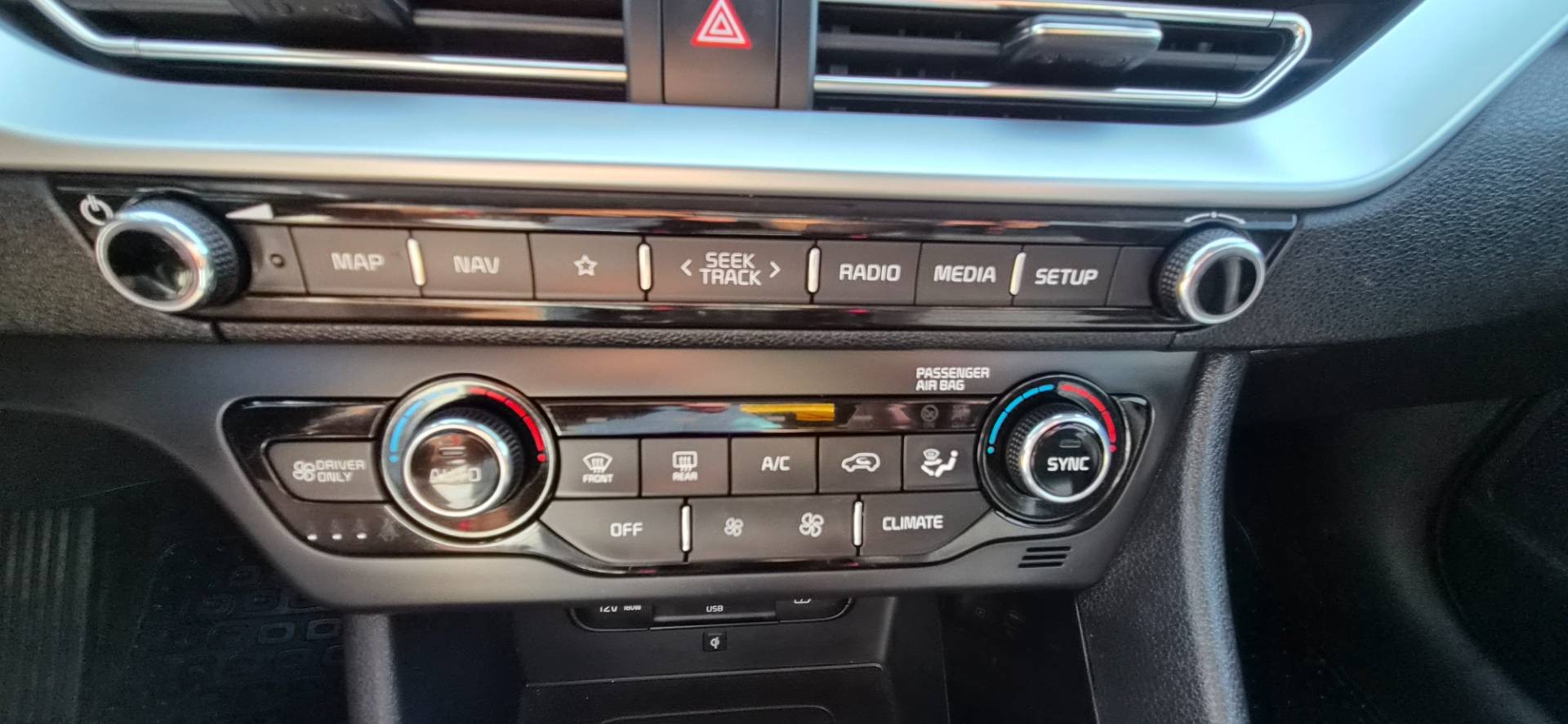 Kia Niro 1.6 GDi Hybrid Platinum A/T – Obrázok 17