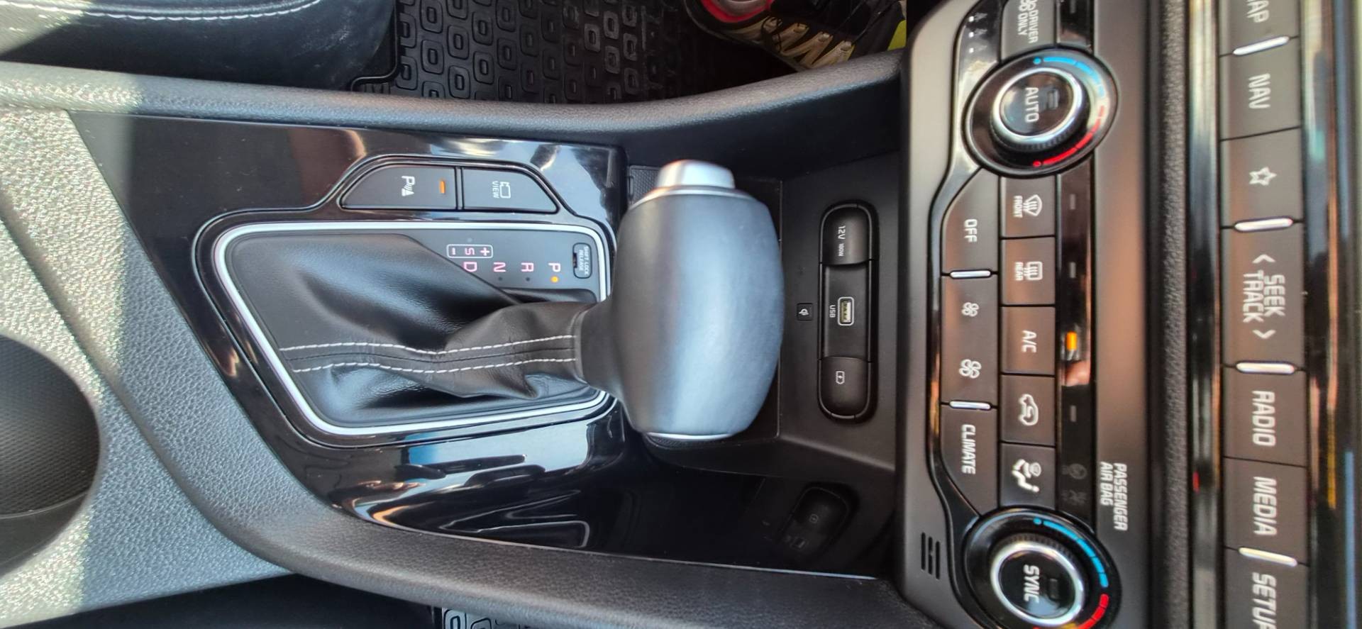 Kia Niro 1.6 GDi Hybrid Platinum A/T – Obrázok 18