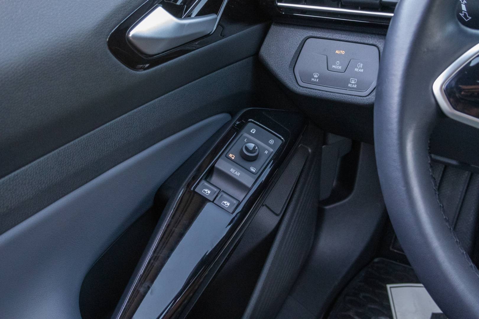 Volkswagen ID.4 Pure 52kWh / NEBÚRANÉ – Obrázok 12