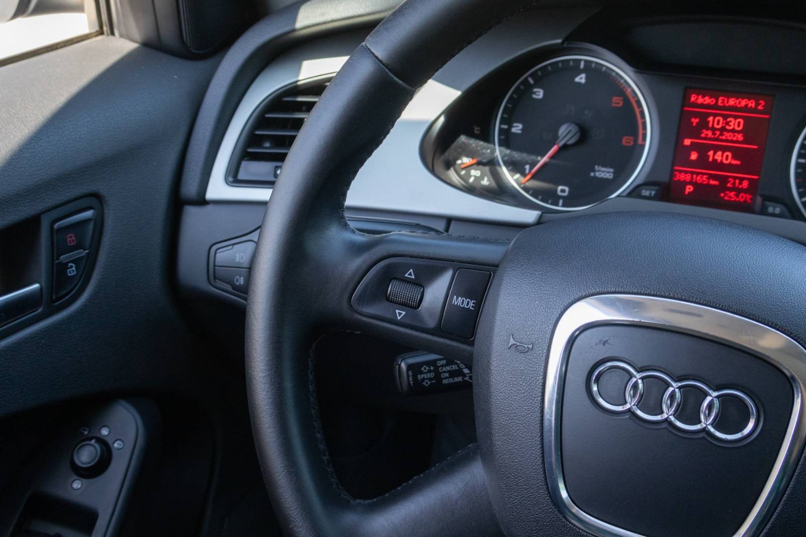 Audi A4 Avant 2.0 TDI multitronic – Obrázok 14
