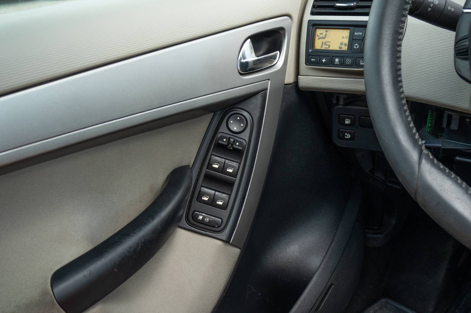 Citroën C4 Picasso 2.0 HDI 150k 7 Miest / SK Pôvod / 2.Majiteľ – Obrázok 11