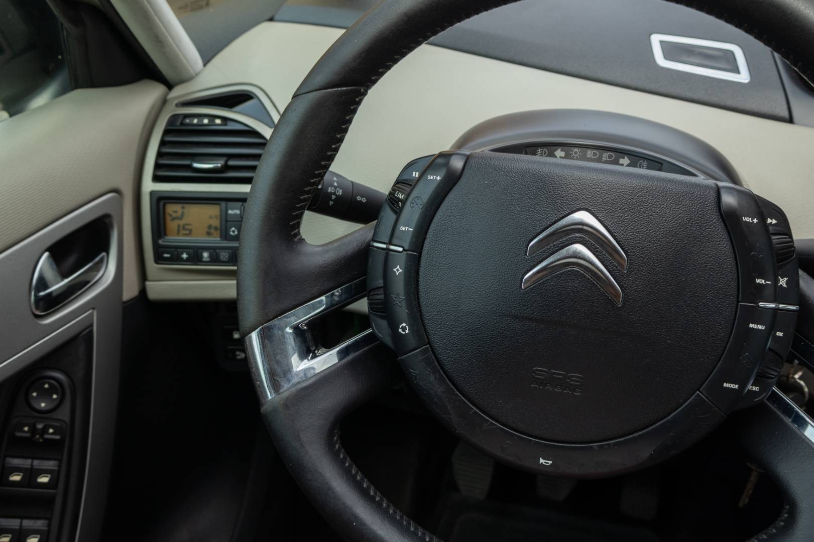Citroën C4 Picasso 2.0 HDI 150k 7 Miest / SK Pôvod / 2.Majiteľ – Obrázok 16