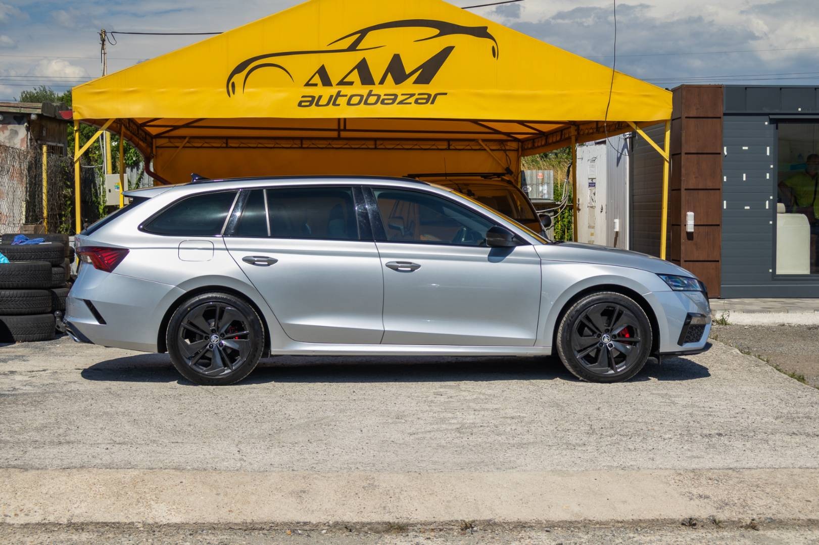 Škoda Octavia Combi 2.0 TDI RS DSG -NEBÚRANÉ – Obrázok 4