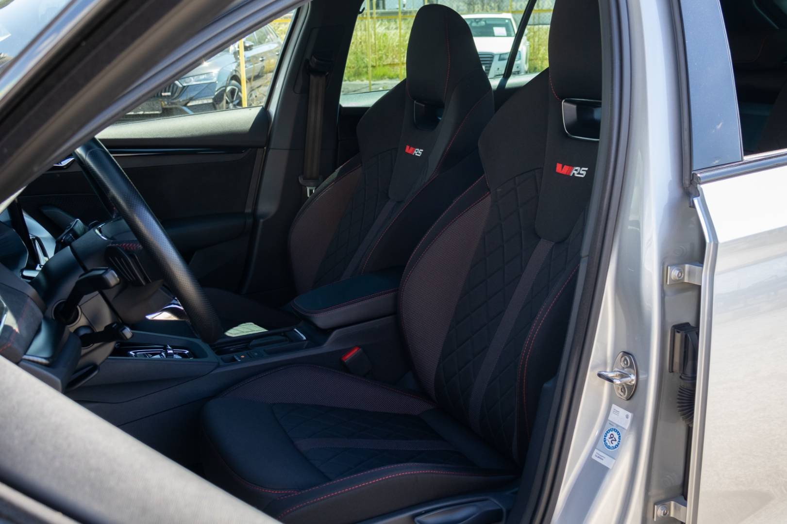 Škoda Octavia Combi 2.0 TDI RS DSG -NEBÚRANÉ – Obrázok 13