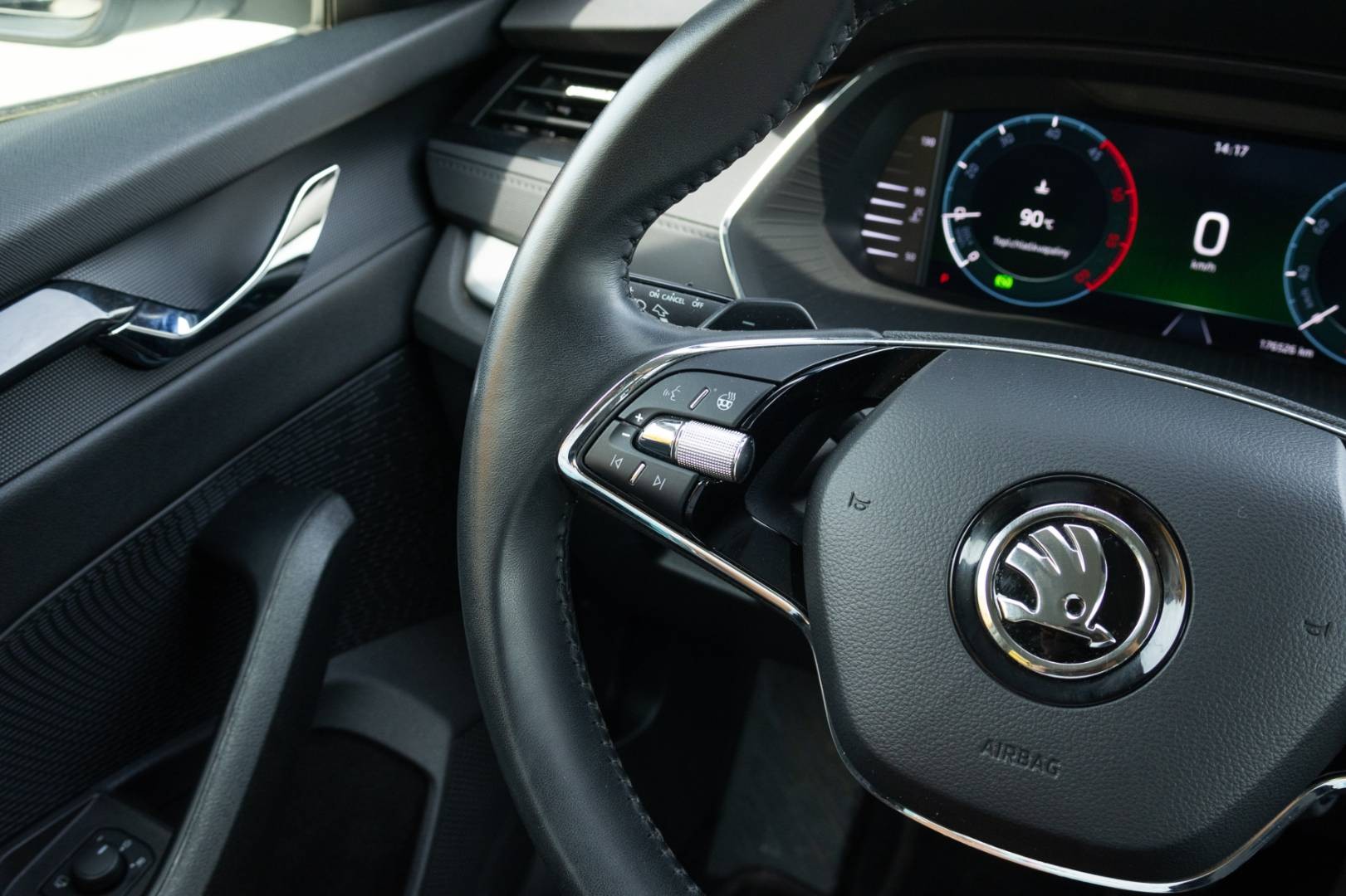 Škoda Octavia Combi 2.0 TDI SCR CLEVER DSG – Obrázok 16