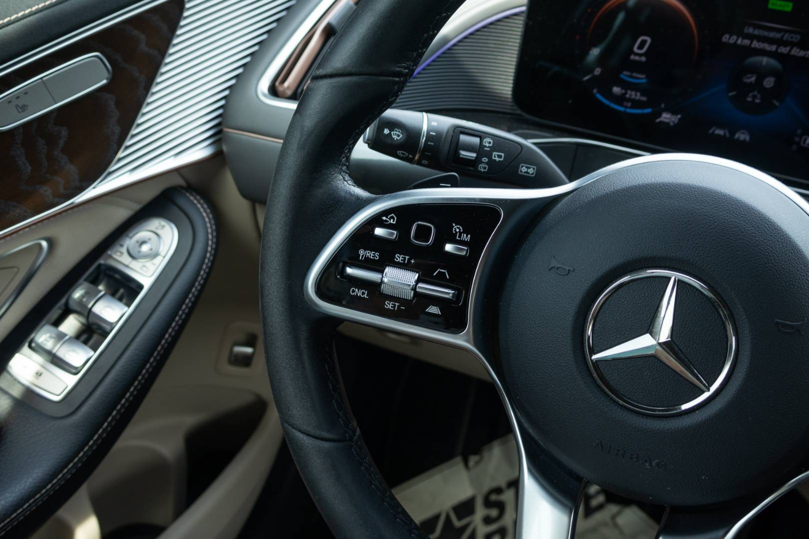 Mercedes-Benz EQC 400 4MATIC – Obrázok 18