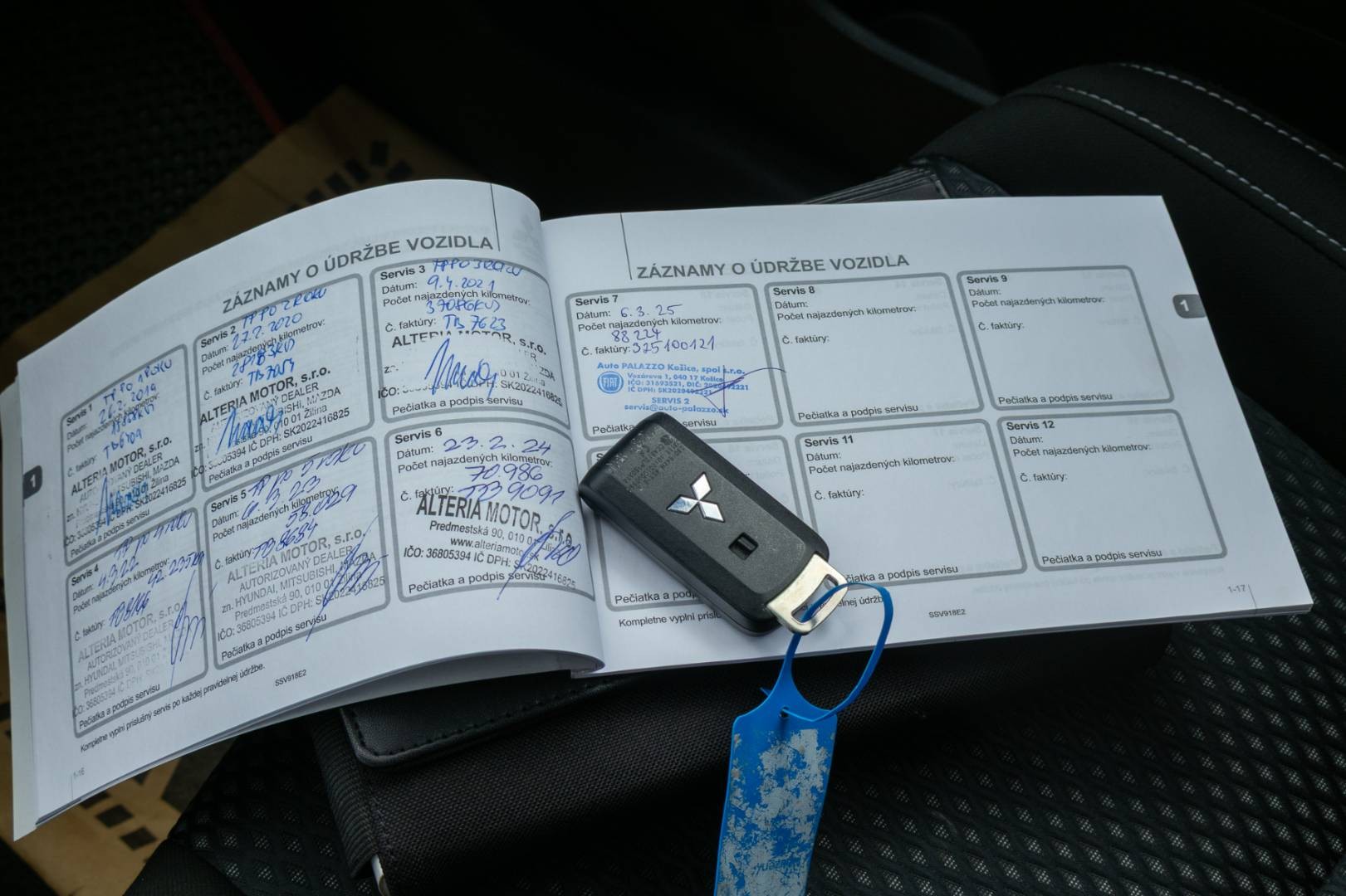Mitsubishi Outlander 2.0 MIVEC LPG ,A/T, 4x4,7.Miest – Obrázok 23
