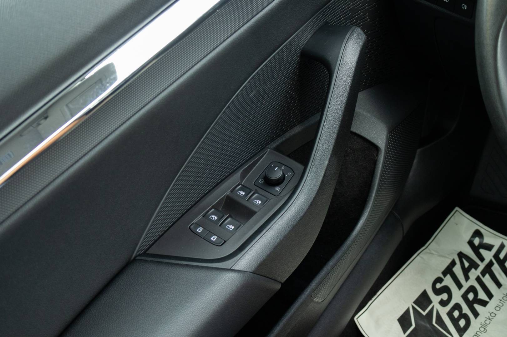 Škoda Octavia Combi 2.0 TDI SCR Style DSG – Obrázok 14