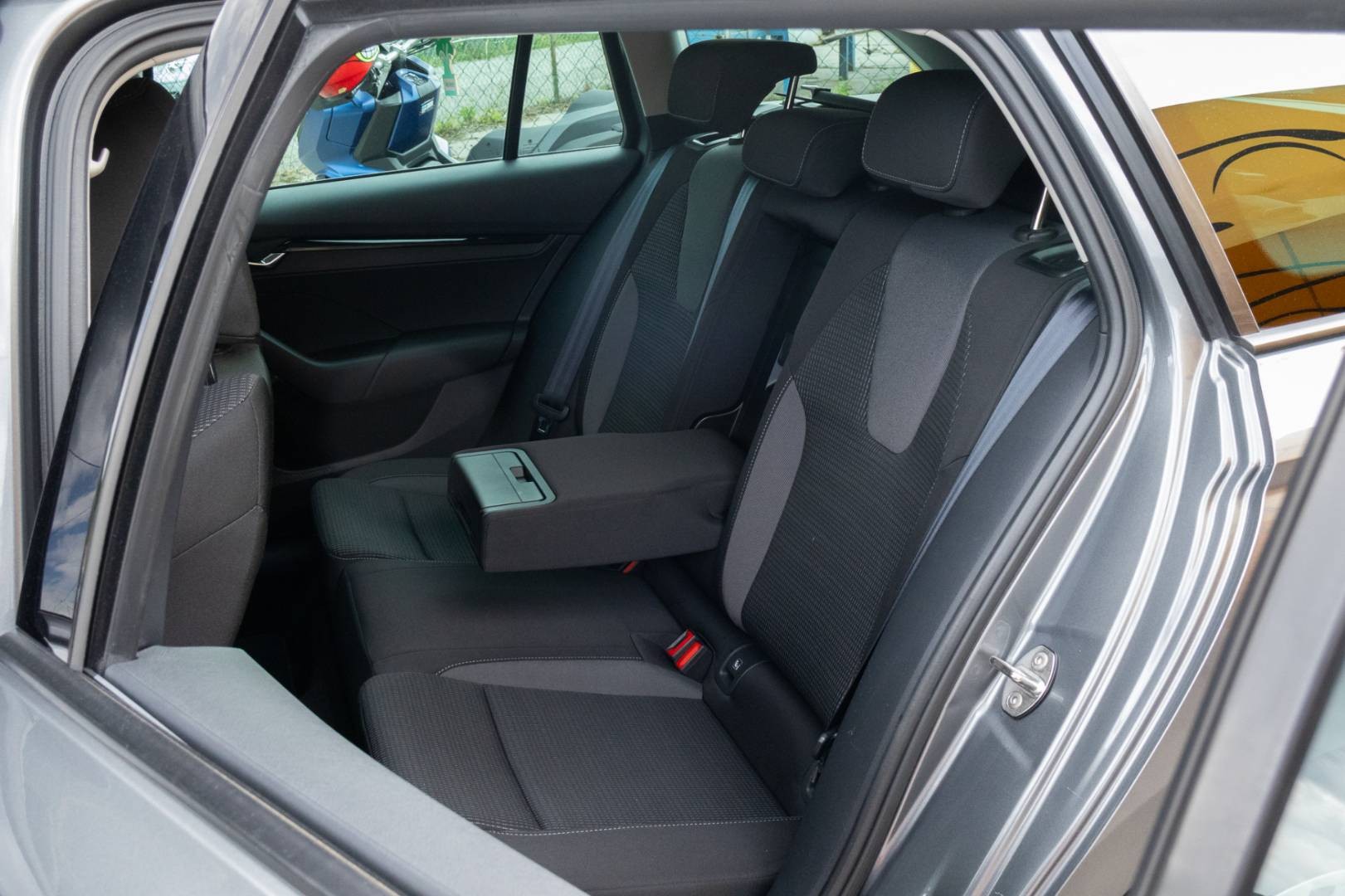 Škoda Octavia Combi 2.0 TDI SCR Ambition DSG – Obrázok 11