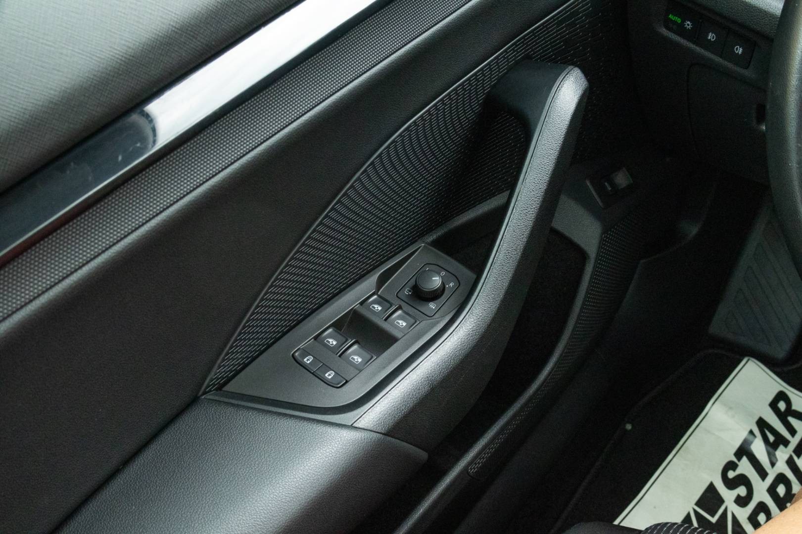 Škoda Octavia Combi 2.0 TDI SCR Ambition DSG – Obrázok 13
