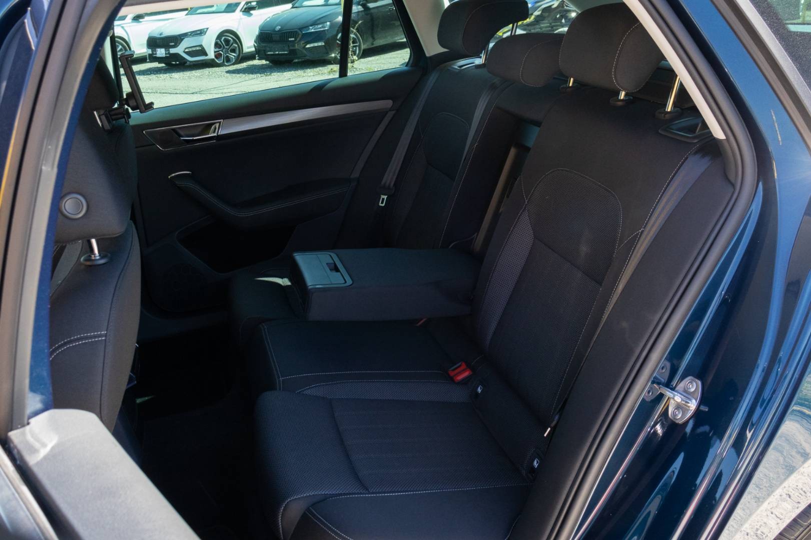 Škoda Superb Combi 2.0 TDI SCR Style DSG – Obrázok 10