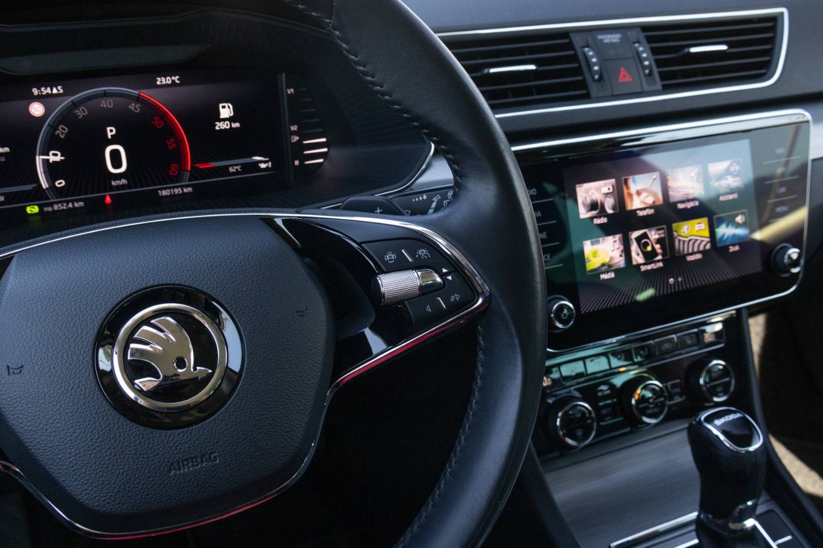 Škoda Superb Combi 2.0 TDI SCR Style DSG – Obrázok 18