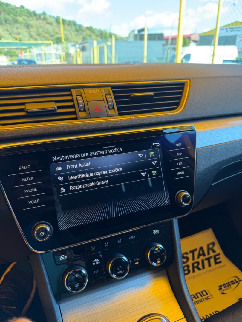 Škoda Superb 2.0 TDI SCR Ambition – Obrázok 7